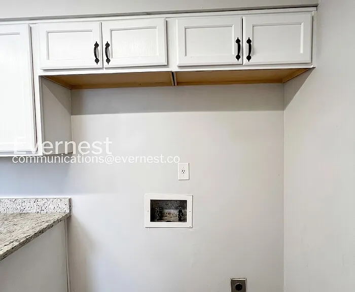 3743 Oak Lake Ln — Photo 6
