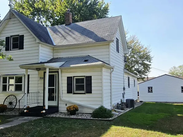 709 S Johnson St, Charles City, IA 50616