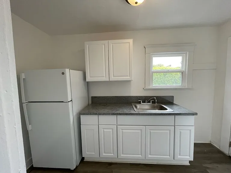 7777 Santa Monica Blvd — Photo 12