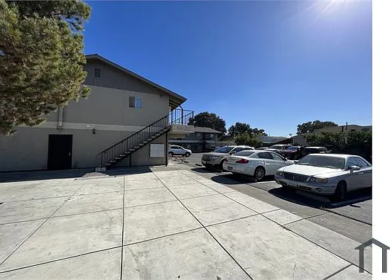 9840 E St #5 — Photo 1