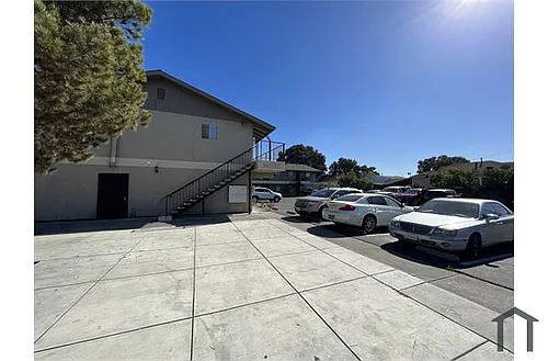 9840 E St #5 Photo 1