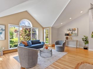 15 Minute Man Ln, Lexington, MA 02420