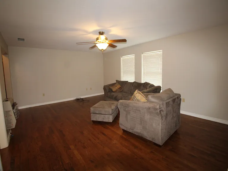 7731 FM 857 — Photo 5