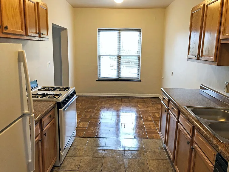 The Bauer Apartments — Photo 14