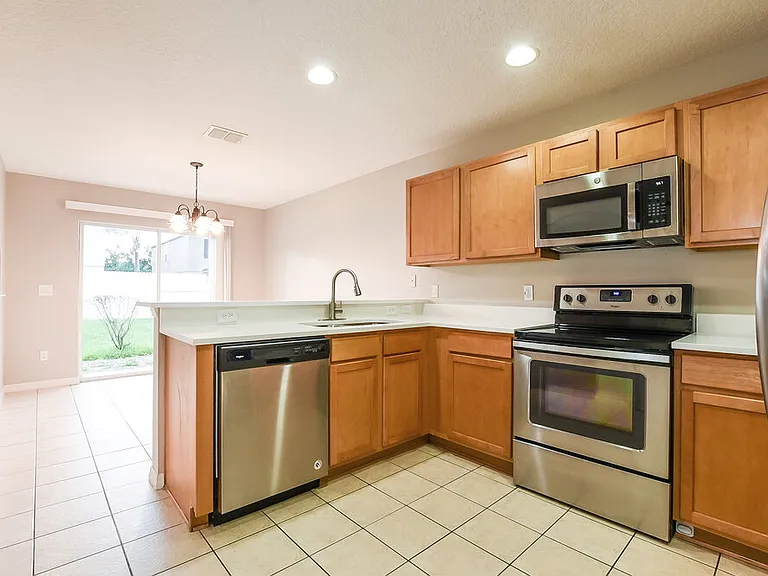 1725 Portcastle Cir — Photo 9