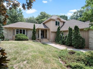 498 Marnie St S, Maplewood, MN 55119