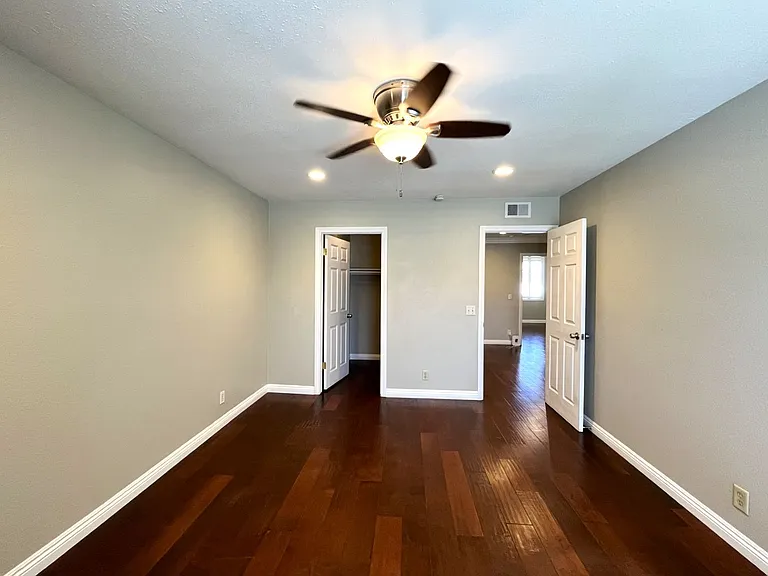 581 S Greenwich St — Photo 34