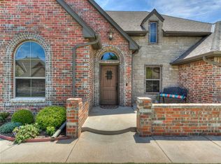 19900 Oakshire Dr, Edmond, OK 73012