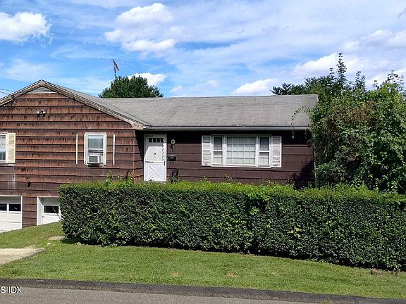 2nd image of 41 Nicholas Ave