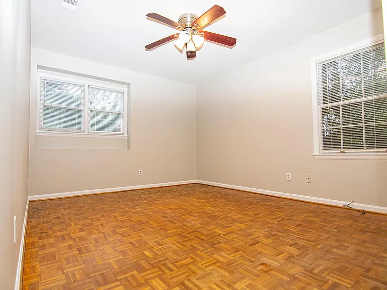 4100 King Arthur Pl — Photo 9