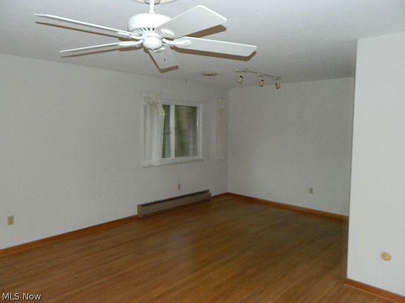 4th image of 4570 Hilland Dr