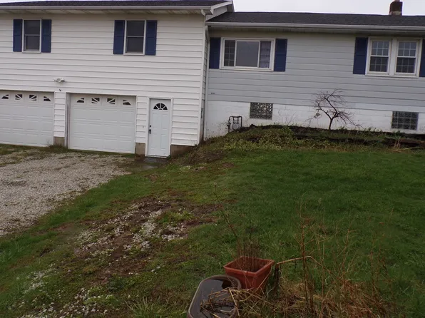10048 Station Rd, North East, PA 16428