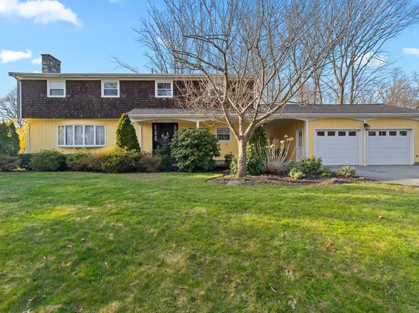 47 Hiller Dr, Seekonk, MA 02771