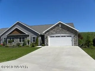 325 Sydney St photo 1