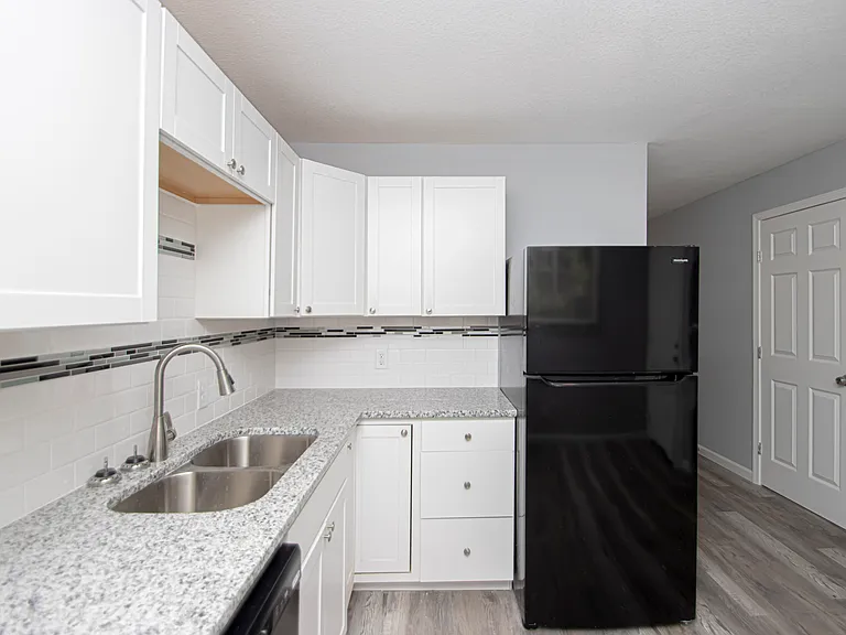 35 Hiland Pl #A — Photo 5