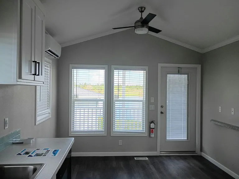 Sunshine MH & RV Resort — Photo 20