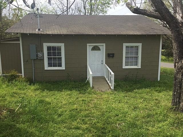 1st image of 123 N Huckaby St