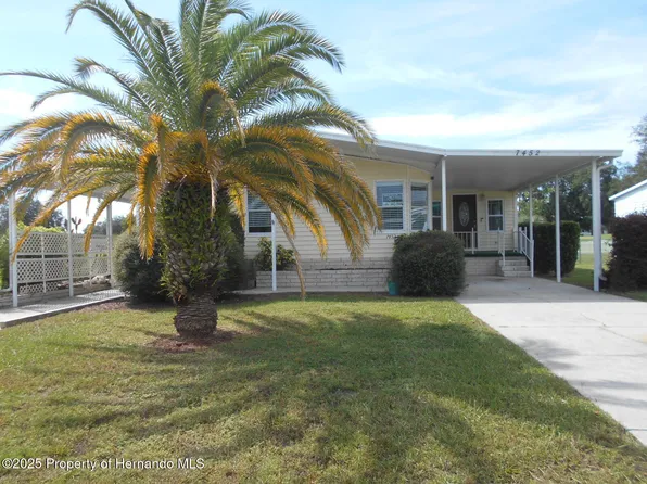 7452 Dinsmore St, Brooksville, FL 34613