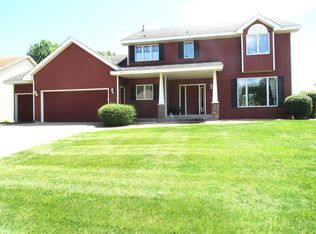 7040 Ximines Ln N, Maple Grove, MN 55369