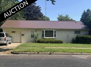 1037 Seymour St, Reedsburg, WI 53959