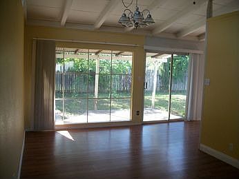 3rd image of 501 N Sunset Dr