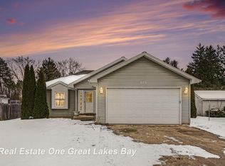 405 Swanson Rd, Saginaw, MI