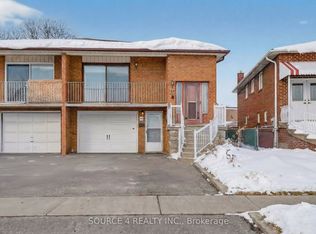 122 Dolores Rd, Toronto, ON M3L 2K8