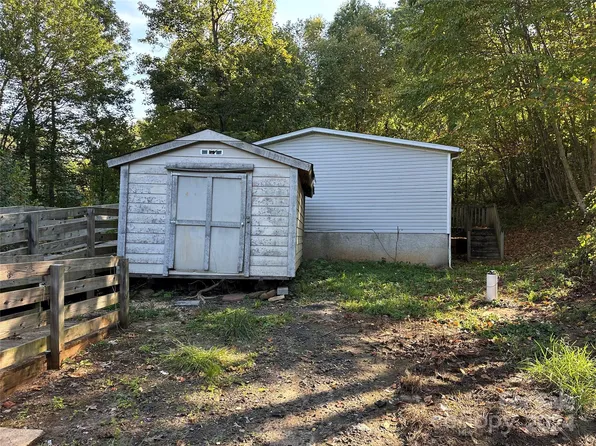 107 Oneil Cir, Swannanoa, NC 28778