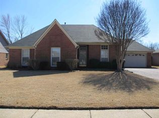 8693 Old River Rd, Cordova, TN 38018