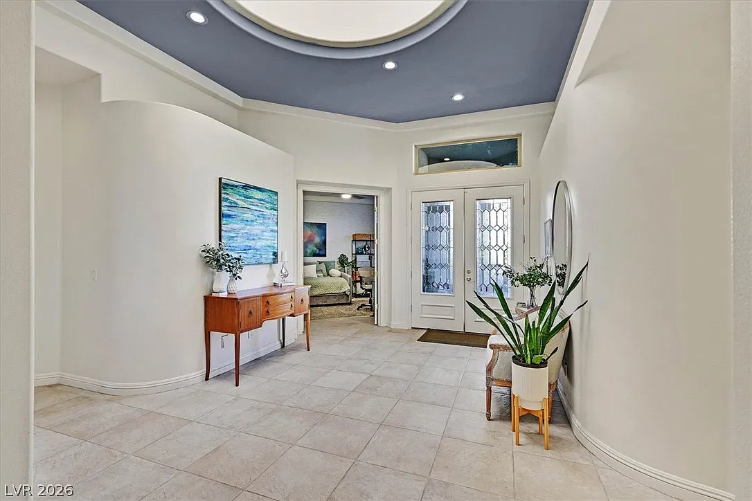 3 bed, 2.5 bath, 3372 sqft, $6,500 — Photo 3