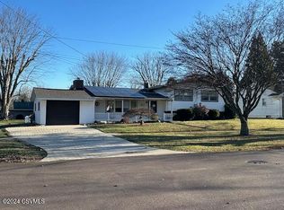 160 Sherwood Dr, Bloomsburg, PA 17815