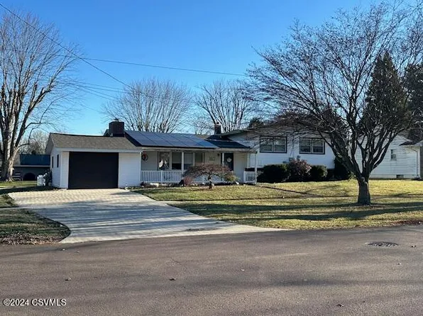 160 Sherwood Dr, Bloomsburg, PA 17815