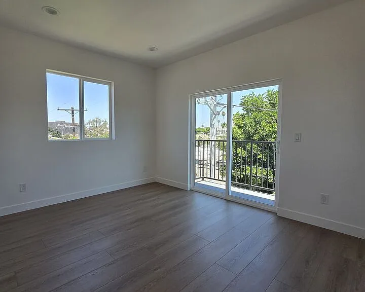 10827 1/2 Peach Grove St #1/2 — Photo 16