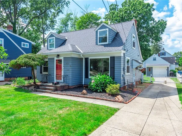 514 Cahoon Rd, Bay Village, OH 44140