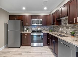 1006 Paradise Rd APT 1B, Swampscott, MA 01907