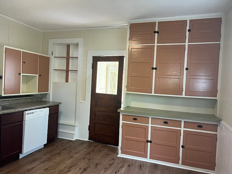 1221 Summit St — Photo 22