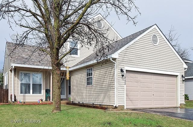1st image of 1852 Isle Royal Ln