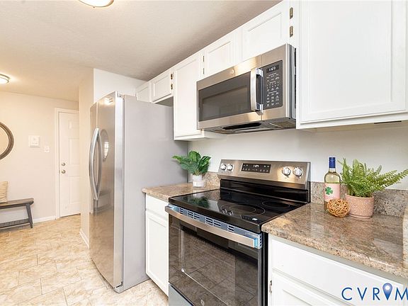 5th image of 10217 Wolfe Manor Ct Unit 402