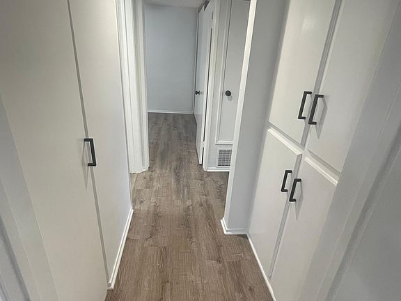 5th image of 1045 S Alma St #1