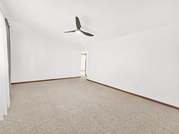 4th image of 720 2nd Ave Floor 2