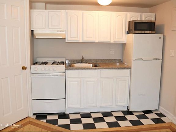 5th image of 48 9th Ave APT 25A