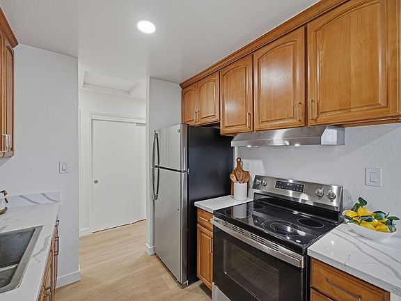 3rd image of 1731 Ross Cir APT 2