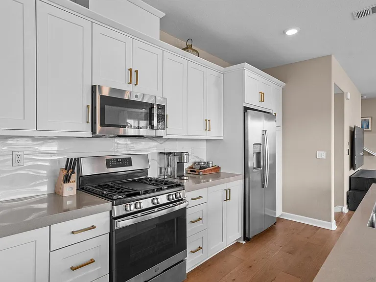1833 Onyx Ln — Photo 37
