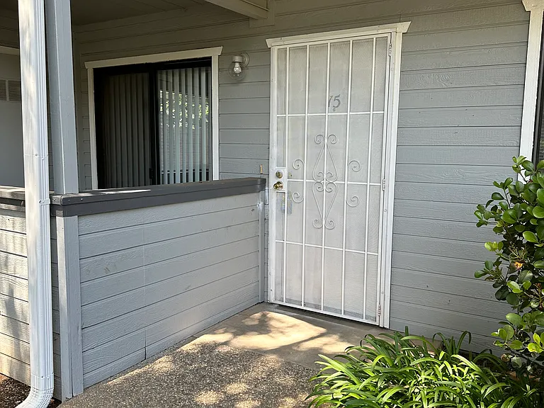 Cameo Village Apartments — Photo 15