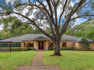 2 Lorrielake Ln, Houston, TX 77024