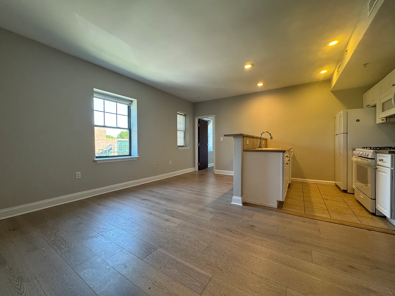 2 bed, 800 sqft, $1,545 — Photo 4