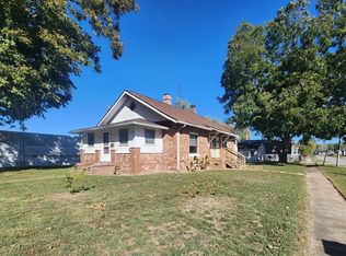 202 N Victor St, Christopher, IL 62822