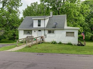 15 Spring St, Union Springs, NY 13160