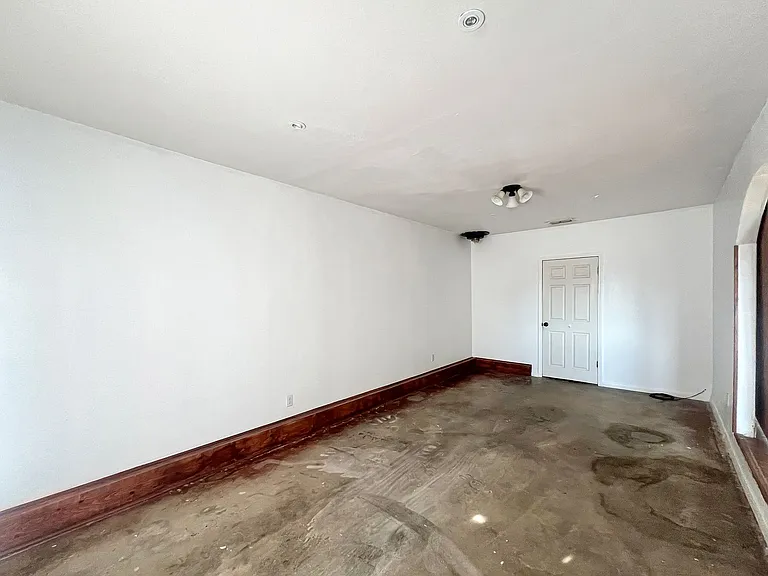 1736 N Penasco Dr — Photo 3