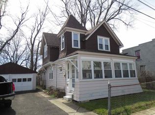 56 Chestnut St, Rensselaer, NY 12144